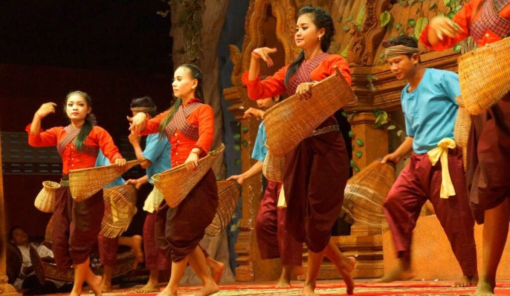 A Full Guide for Best 10 Things to Do in Siem Reap and 16 must visit Siem Reap Attractions